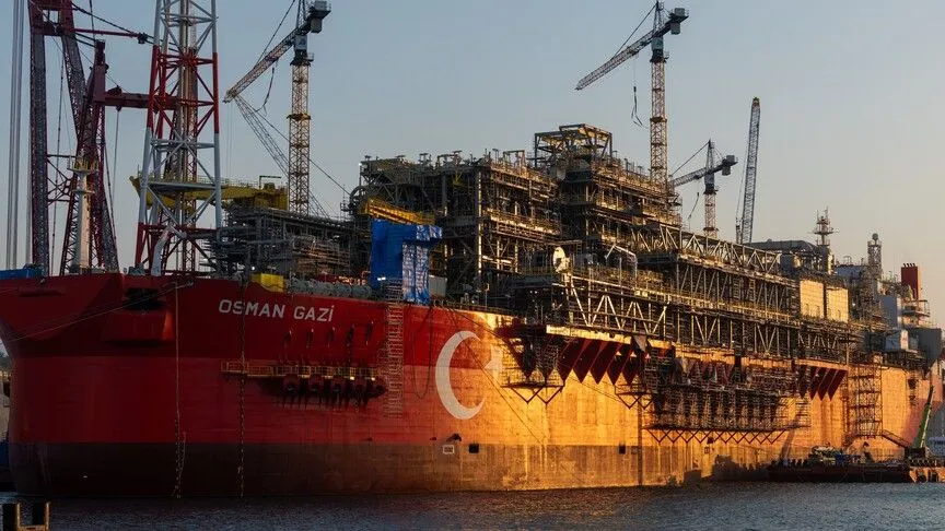 Türkiye'nin İlk Yüzer Üretim Platformu Osman Gazi Görev Yerine Uğurlandı