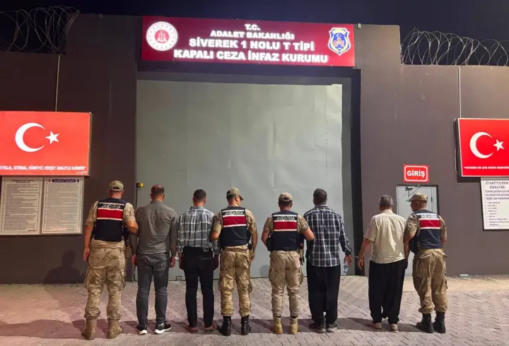 Şanlıurfa'da otomobile av tüfeğiyle ateş edilmesine ilişkin 4 şüpheli tutuklandı