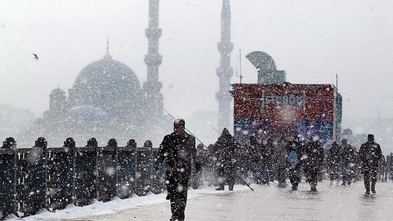 İstanbul'a kar mı geliyor? Prof. Dr. Orhan Şen tarih verdi