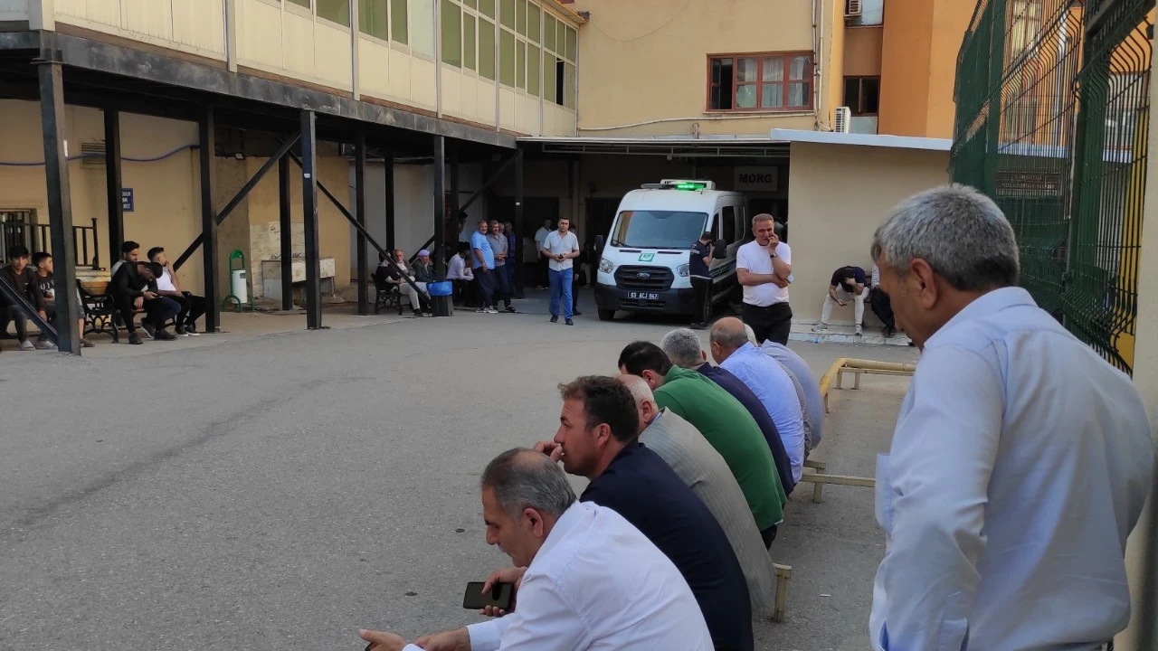 Trafoyu onarmak isteyen 43 yaşındaki adam hayatını kaybetti