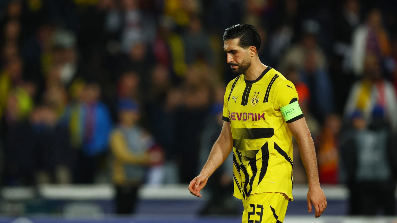 Çok sinirli olduğu gözlenen Emre Can takım arkadaşlarını bombaladı