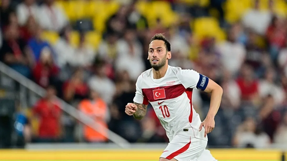 Hakan Safi'den bir transfer bombası daha: Hakan Çalhanoğlu!