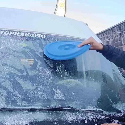 Kars’ta Termometreler Eksi 6’yı Gördü! Sabah Araçlarına Gelenler Şaşkına Döndü