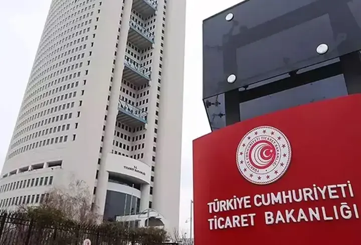 Ticaret Bakanlığı'ndan 'domateslerin çöpe dökülmesiyle' ilgili açıklama