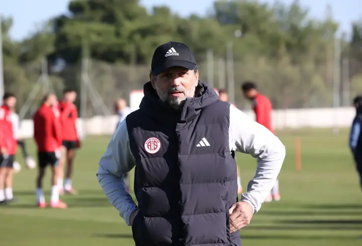 Antalyaspor Teknik Direktörü Erol Bulut'tan, Galatasaray maçı öncesi değerlendirme