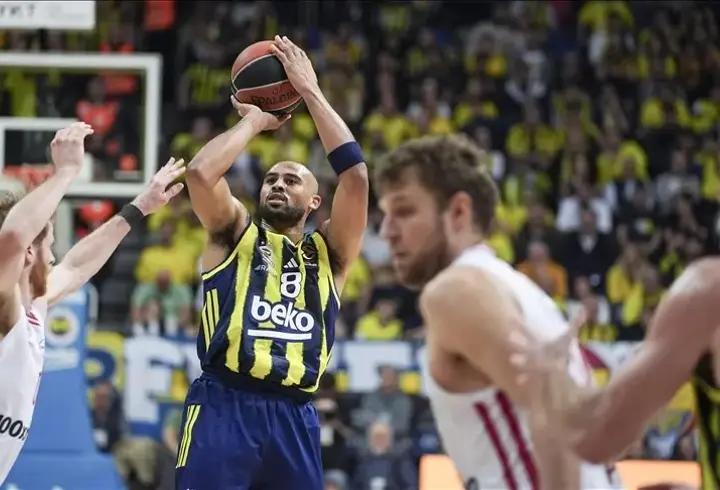 Ertelenen Olympiakos - Fenerbahçe Beko maçı yarın oynanacak