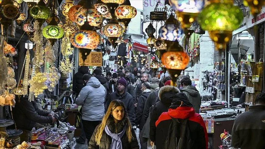 İstanbul'da yılbaşı öncesi alışveriş hareketliliği yaşanıyor