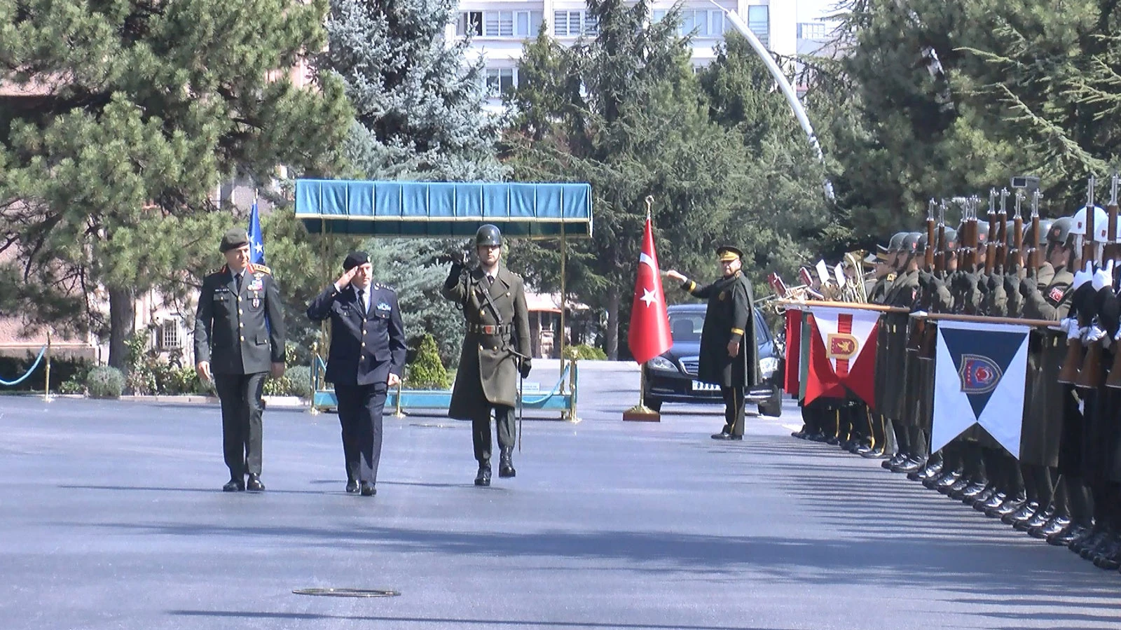 Genelkurmay Başkanı Orgeneral Gürak, Kosovalı mevkidaşı Jashari ile görüştü