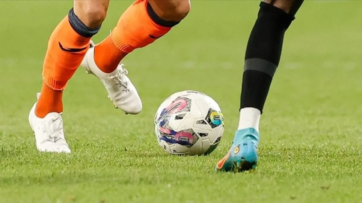 Savaş sebebiyle o ülkede futbola ara verildi!