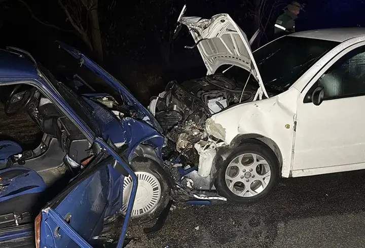 Eskişehir’de kafa kafaya facia: 1’i ağır 9 yaralı
