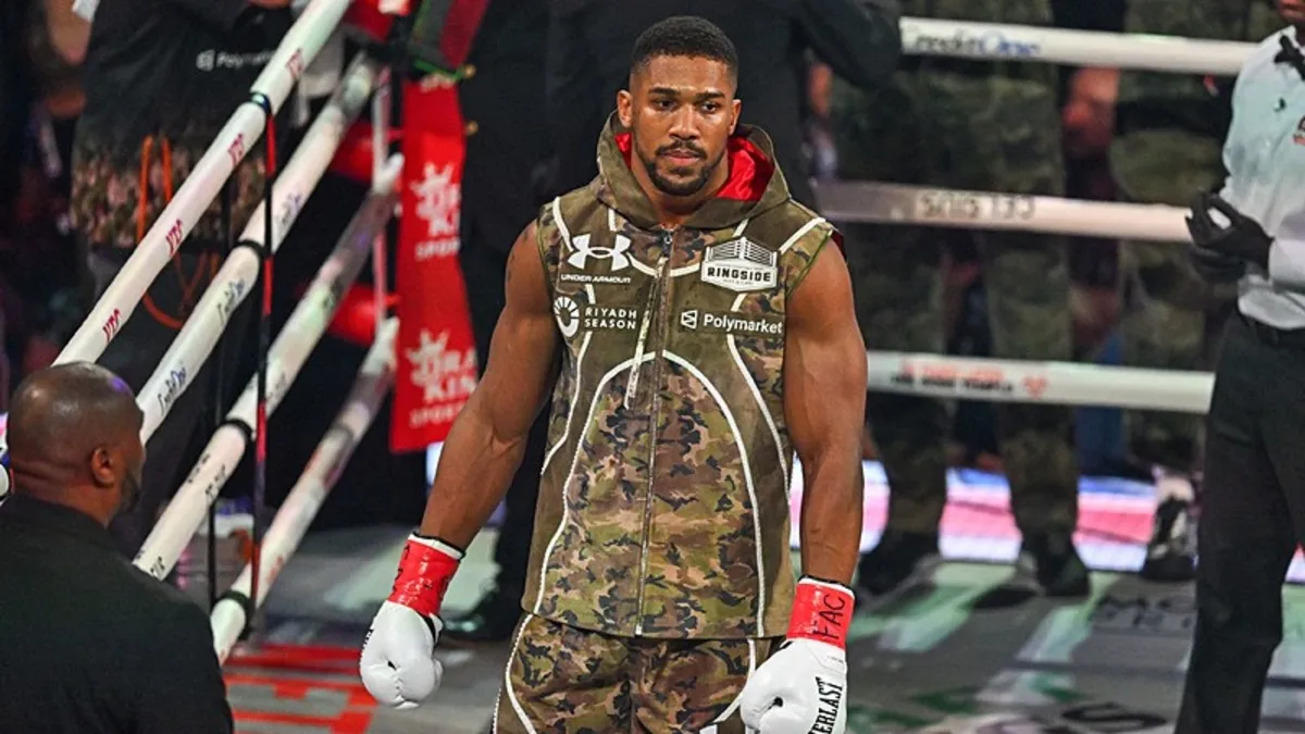 Anthony Joshua Nijerya'da trafik kazası geçirdi!