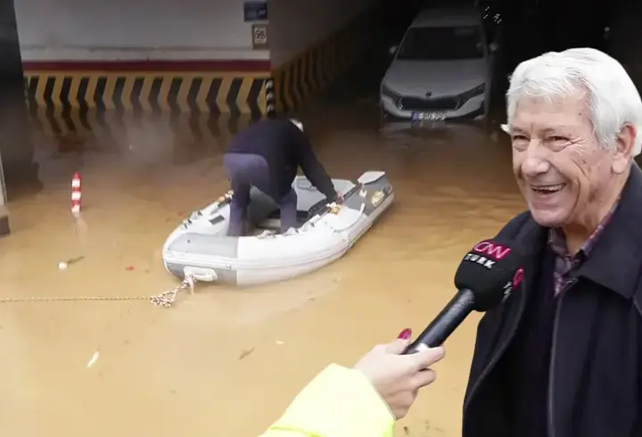 Su Dolu Otoparktan Botla Çıktılar: Arabayı Bırakıp Birer Tane Kayık Almak Lazım