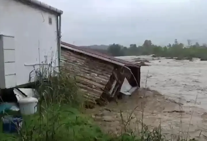 Sakarya'da Prefabrik Evler, Sel Sularına Kapıldı