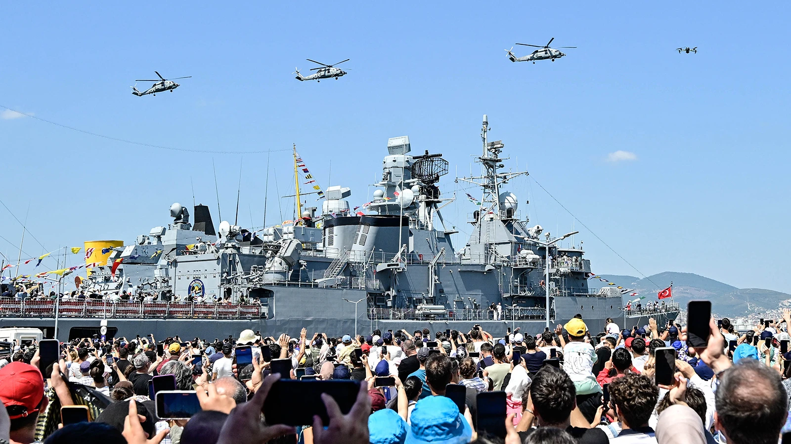 TEKNOFEST Mavi Vatan’da gökyüzü şovu nefes kesti