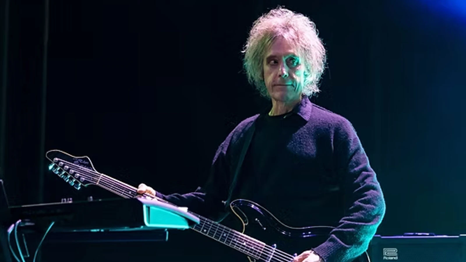 Efsane rock grubunun gitaristi hayatını kaybetti!