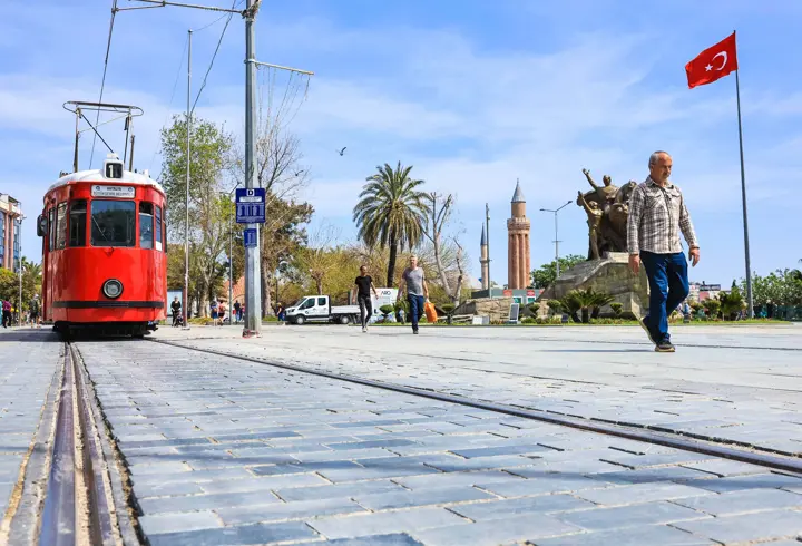 Büyükşehir'in toplu ulaşım araçları 15 Temmuz'da ücretsiz