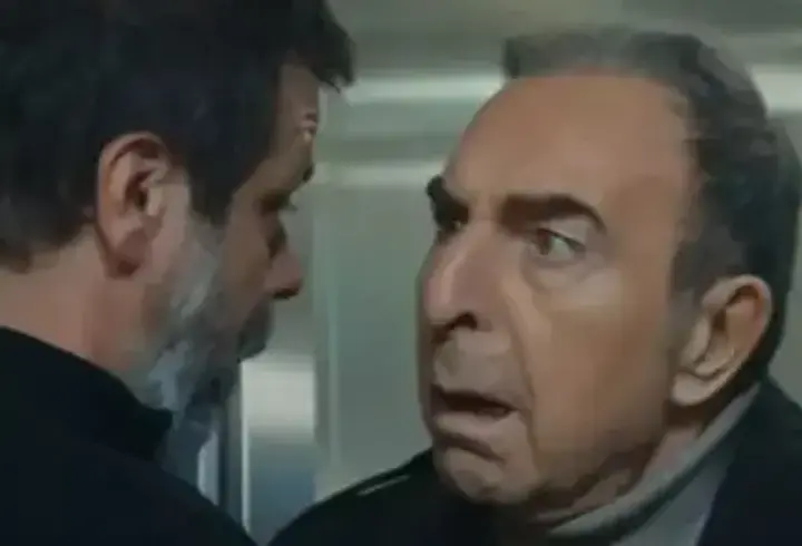 ALİ, RIZA BABA’YI BIÇAKLIYOR! ARKA SOKAKLAR’DA ALİ KABUSU SÜRÜYOR