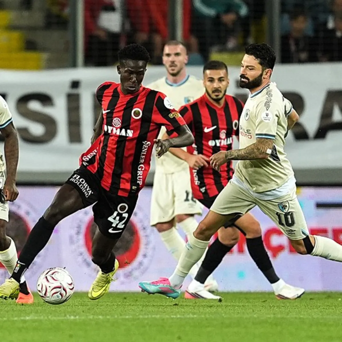 Gençlerbirliği evinde Erzurumspor FK ile berabere kaldı!