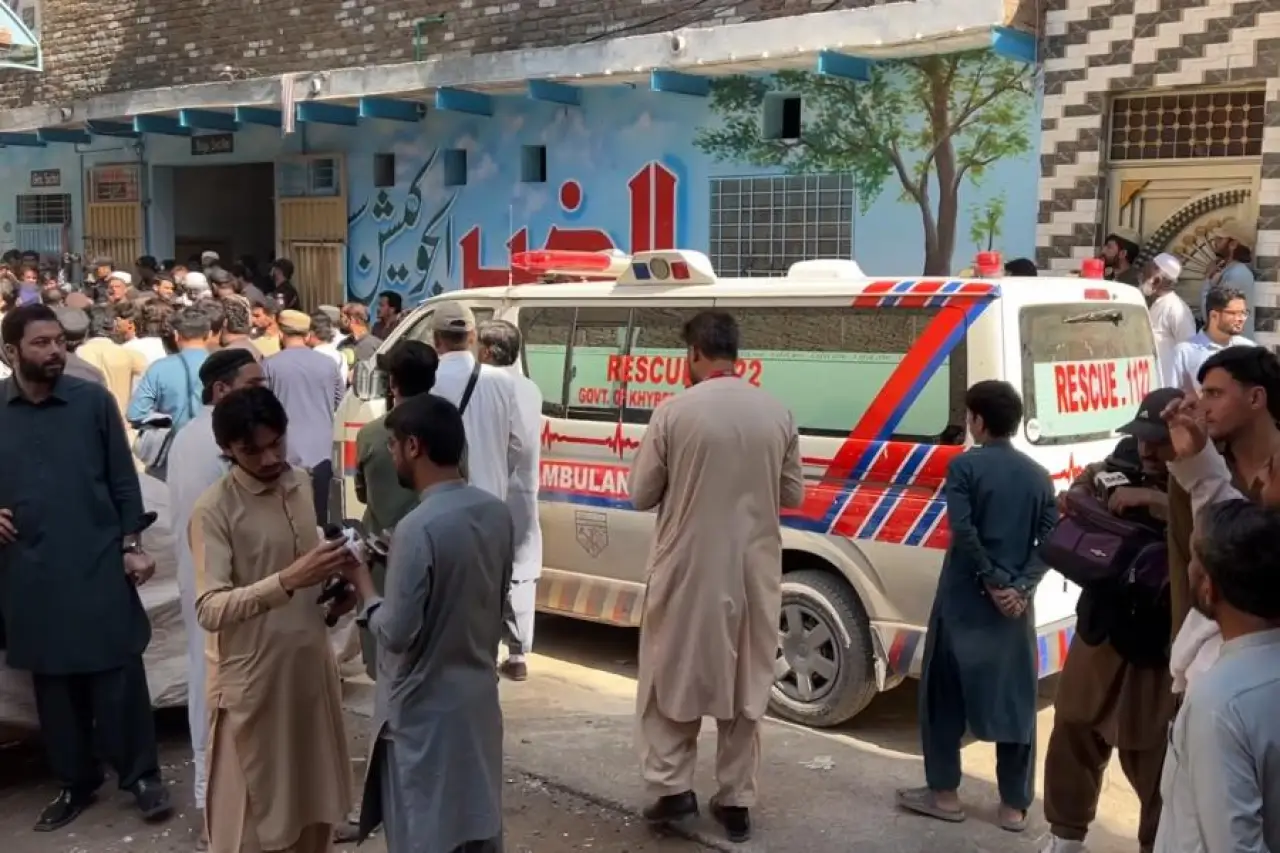 Pakistan'da Özel Okulun Çatısı Çöktü: 27 Öğrenci, 1 Öğretmen Hayatını Kaybetti