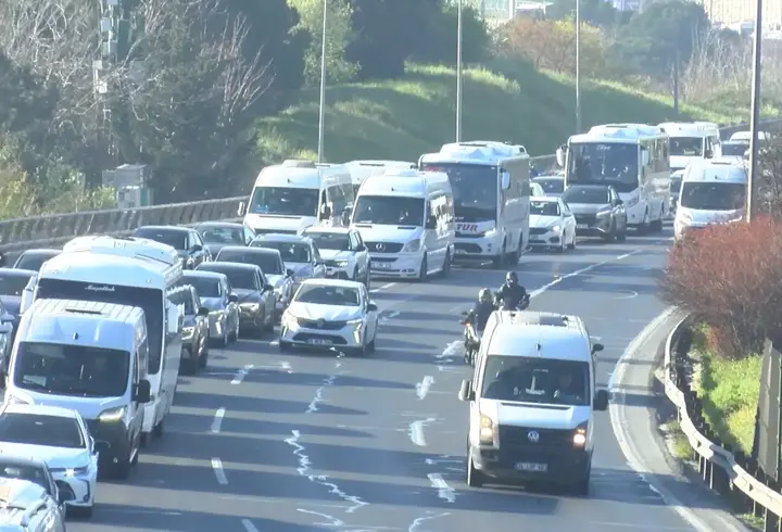 İstanbul'da haftanın ilk iş gününde trafik yoğunluğu