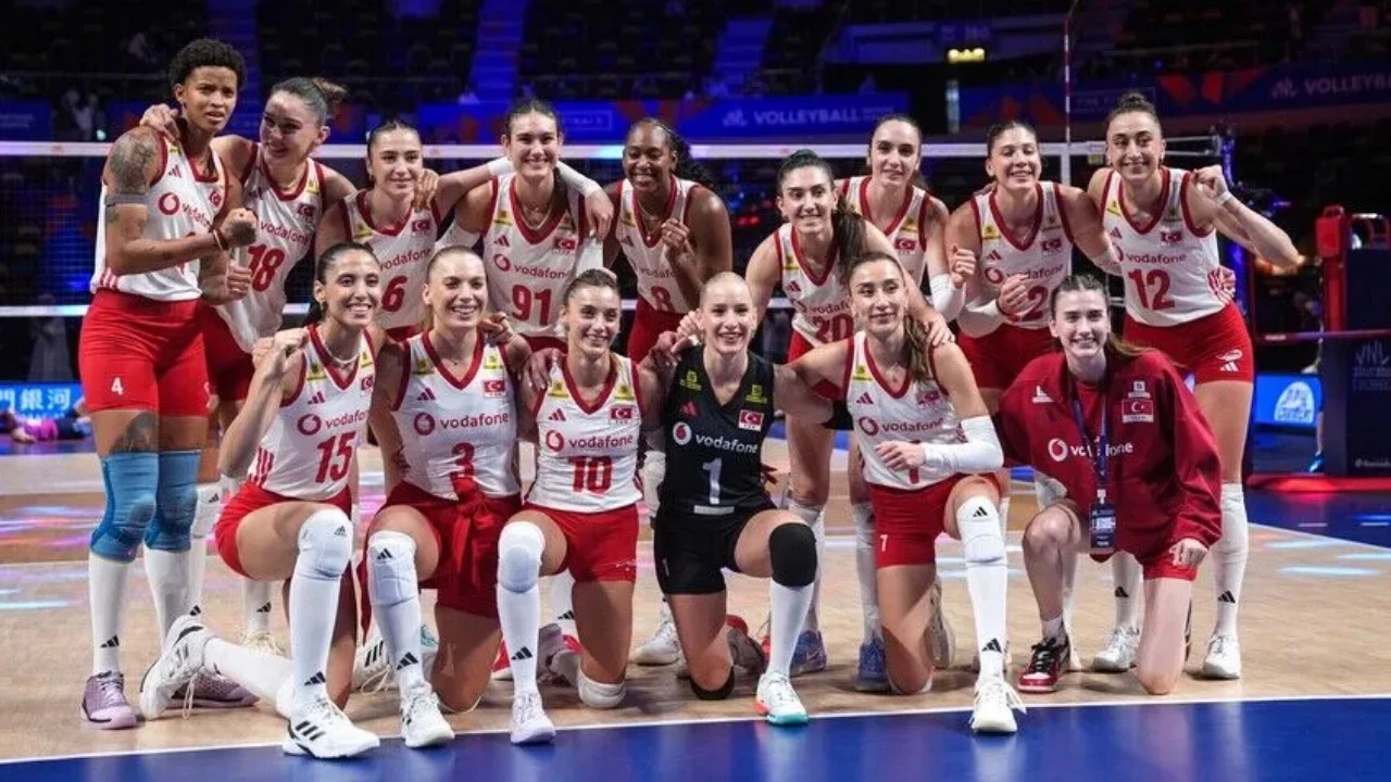 Türkiye Azerbaycan voleybol maçı ne zaman, saat kaçta, hangi kanalda? Filenin Sultanları maçı tarihi ve saati...