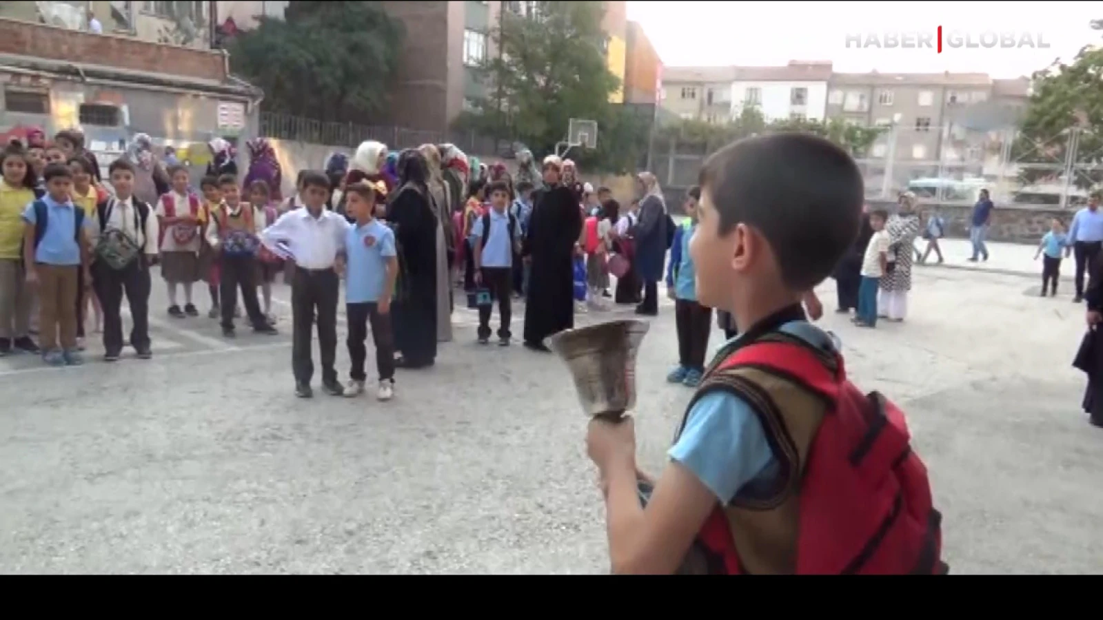 Okullara temizlik personeli alınacak: 120 bin temizlik personeli okullarda görev yapacak