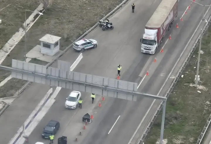 Ankara'da jandarmadan helikopterli trafik denetimi