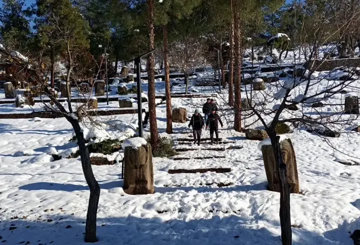 Yesemek Açık Hava Müzesi beyaza büründü