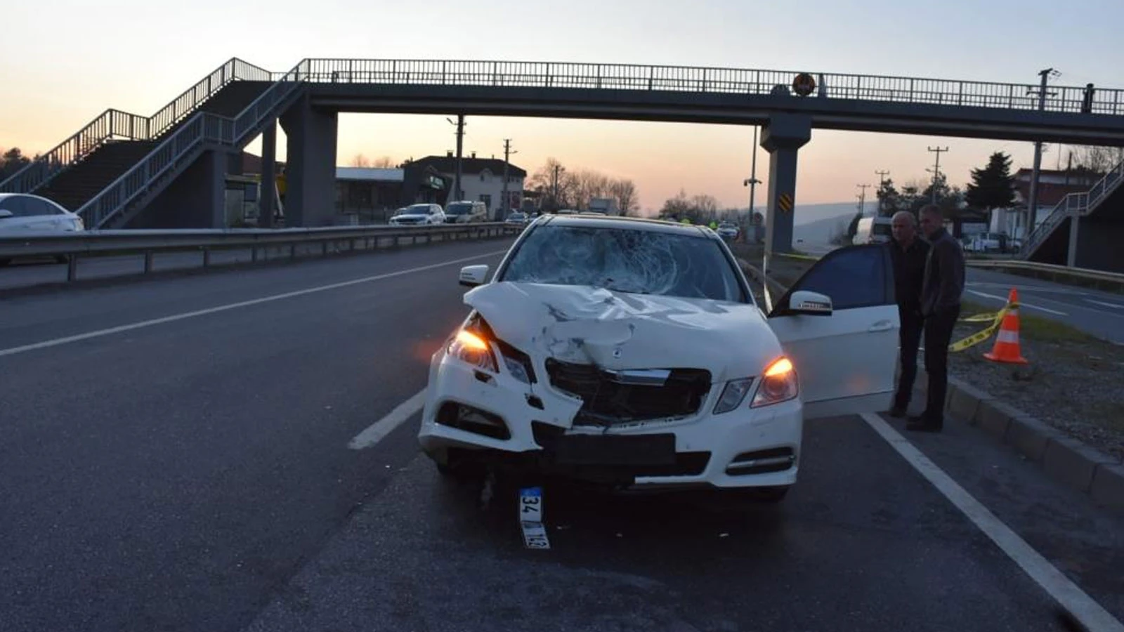 Sakarya'da otomobilin çarptığı kişi feci şekilde can verdi