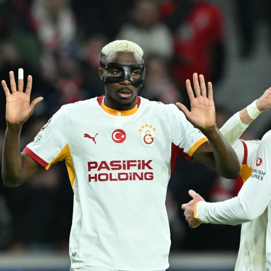 Osimhen Eleştirilere Tepki Gösterdi: Kimse Bana Öğretemez