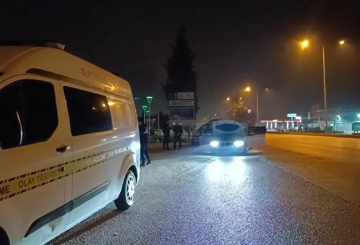 Tartıştığı kişiyi aracıyla takip edip, önüne keserek tabancayla vurdu