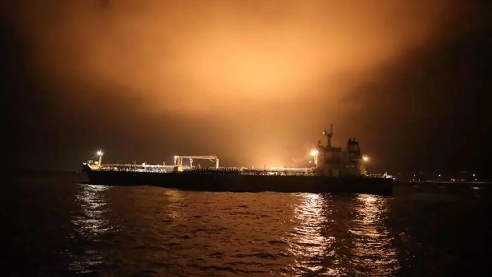 ABD Venezuela açıklarında bir petrol tankerine el koydu
