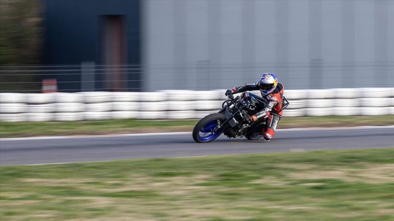 Can Öncü, Supersport Hollanda'daki ikinci yarışta birinci oldu
