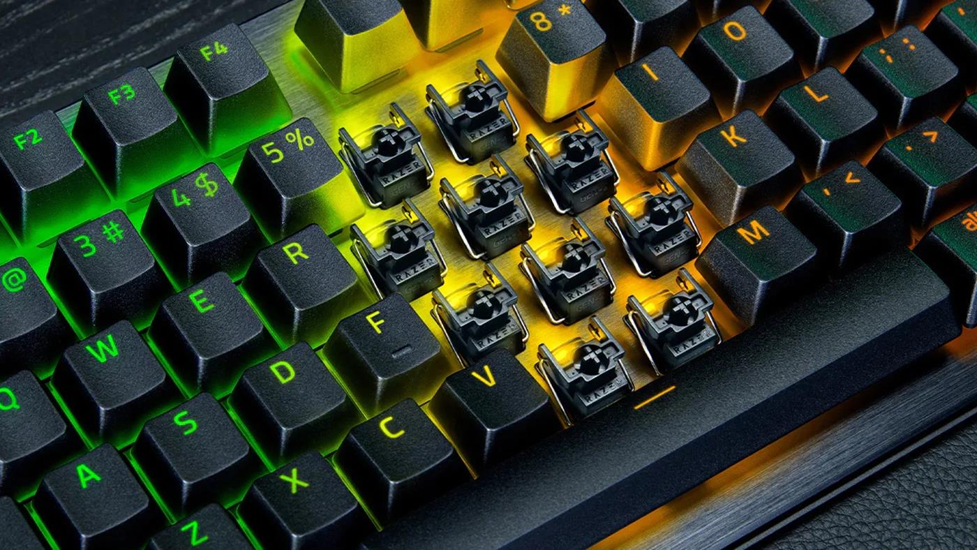 Razer, efsanevi Counter-Strike oyuncusuyla birlikte geliştirdiği yeni klavyesini tanıttı