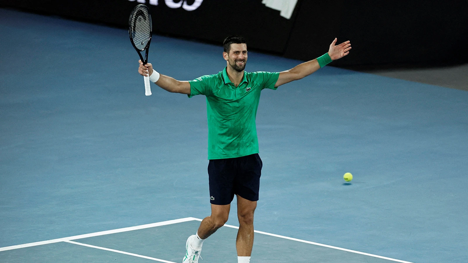 Novak Djokovic, Jannik Sinner'i devirerek Avustralya Açık'ta finale çıktı