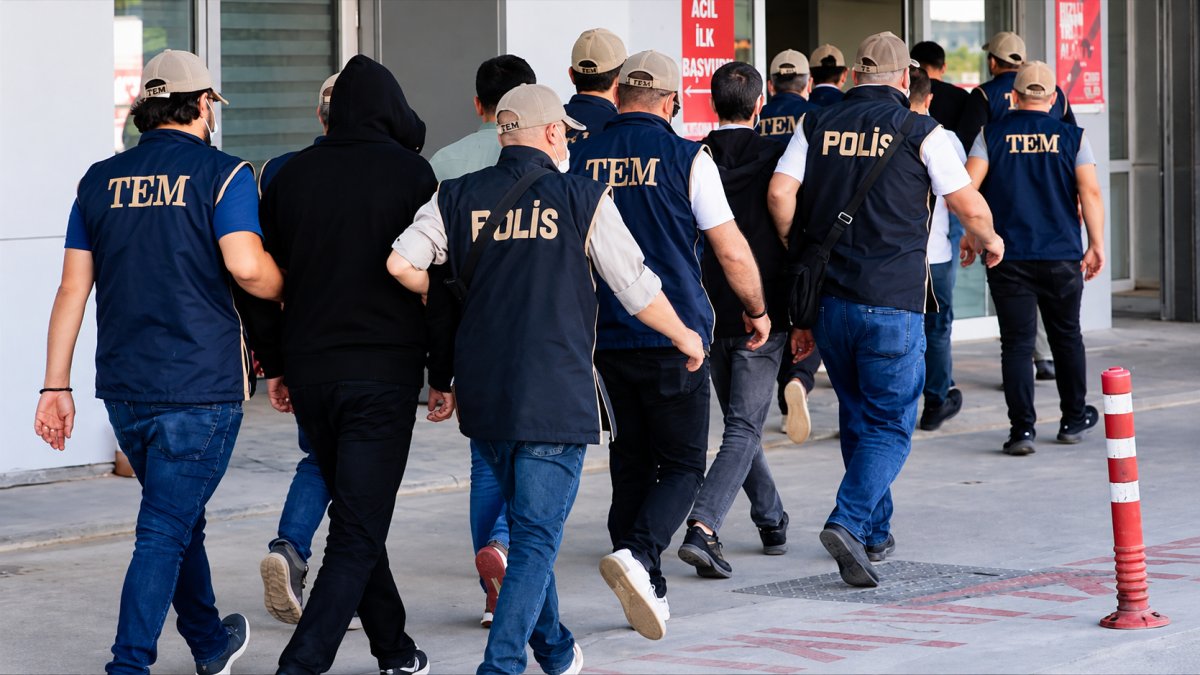 İstanbul'da FETÖ Operasyonları: 24 Şüpheli Gözaltına Alındı