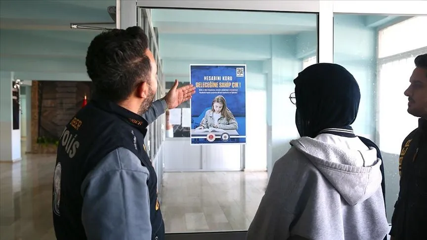 Gençlere "Hesabını kullandırma, geleceğini karartma" uyarısı