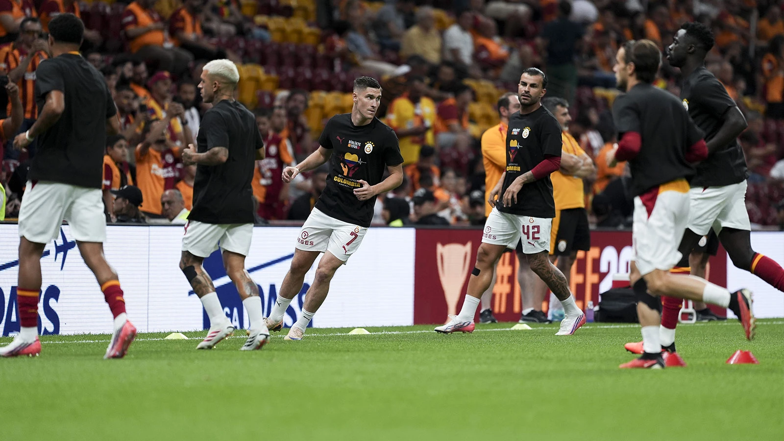 Fiorentina'dan Galatasaray'a: Lucas Torreira'yı satın alma opsiyonuyla kiralamaya hazırız!