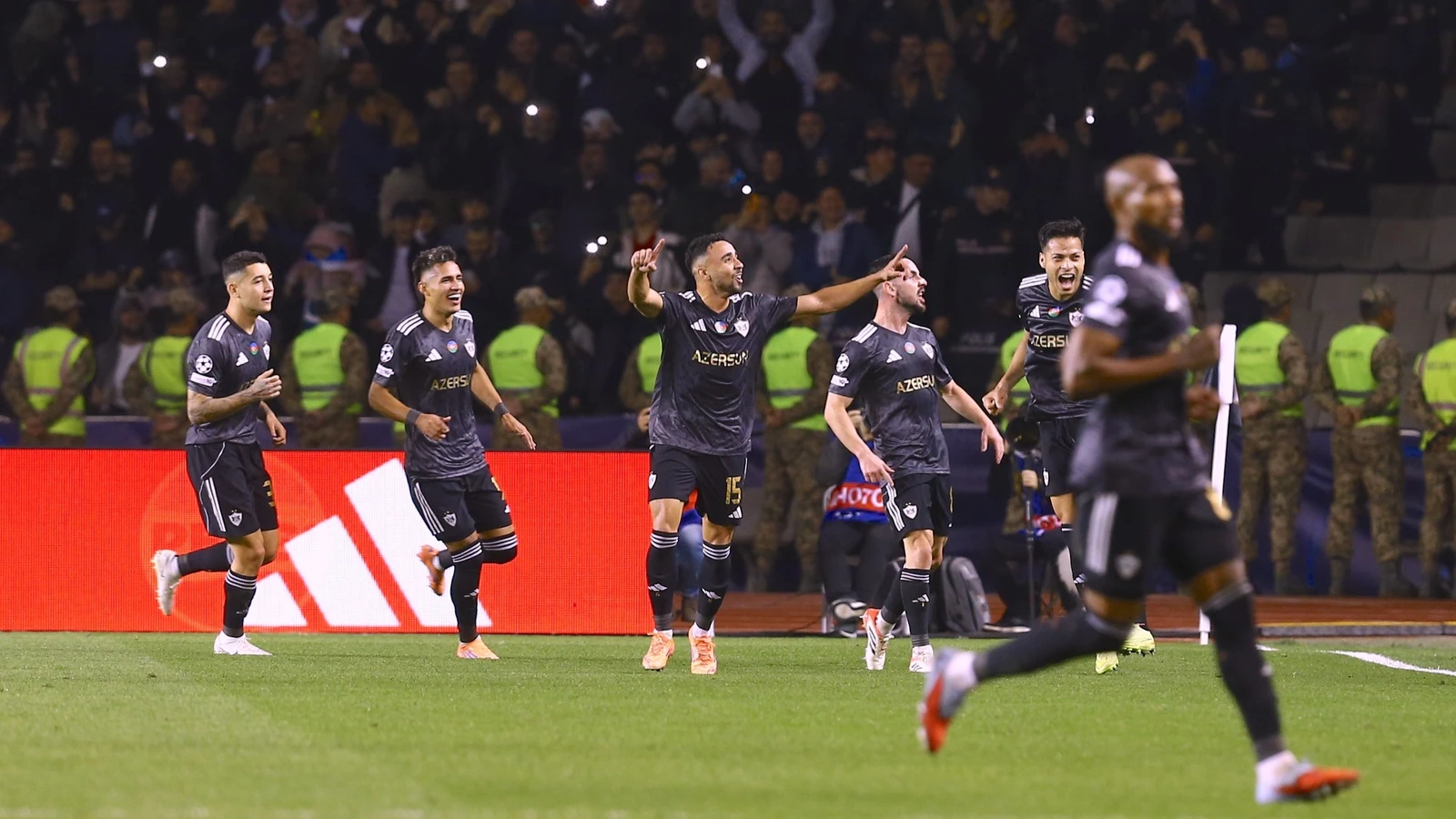 Karabağ tarih yazmaya devam ediyor: Chelsea'ye geçit vermediler