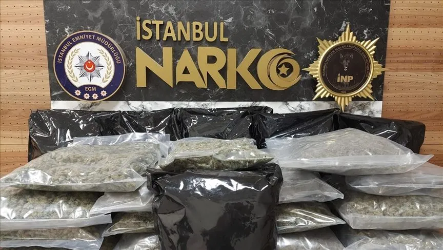 İstanbul'da 22 kilo 450 gram uyuşturucu ele geçirilen operasyonda 1 zanlı yakalandı
