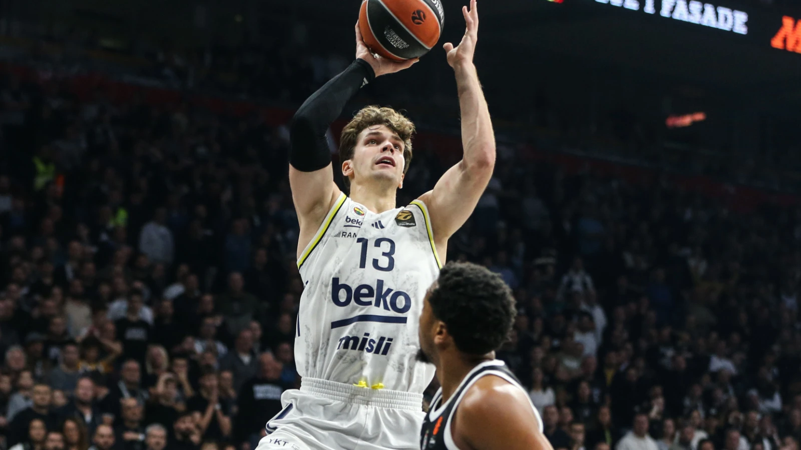 Fenerbahçe Beko, Partizan'ı 99-87 mağlup etti