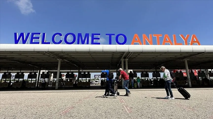 Antalya Havalimanı'na 77 metre yüksekliğinde yeni kule