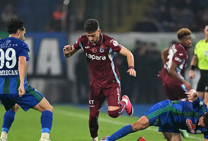 Karadeniz Derbisinde Gol Yağmuru! Çaykur Rizespor – Trabzonspor