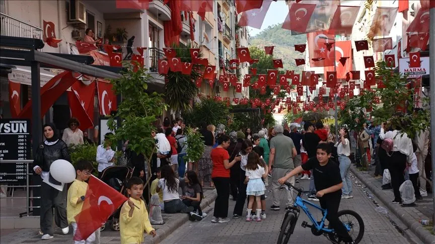Salih ustanın "23 Nisan" sokağında bayram kutlandı