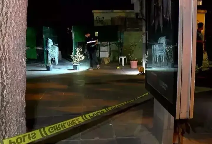 Bakırköy'de kanlı gece! Tartışmayı ayırmak istedi, bacağından vuruldu