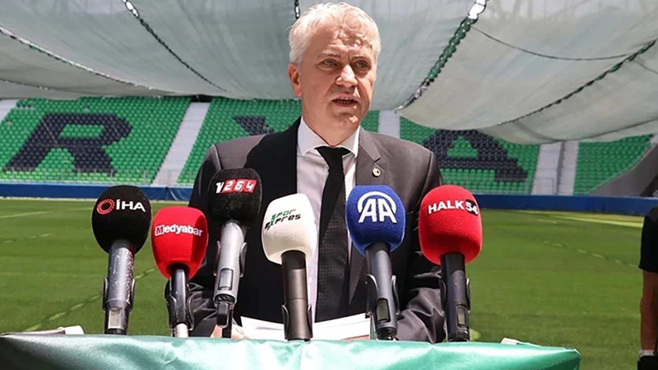 Sakaryaspor Kulübü Başkanı görevinden ayrıldığını duyurdu