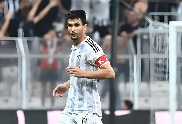 SON DAKİKA | Necip Uysal, futbolu bırakıyor
