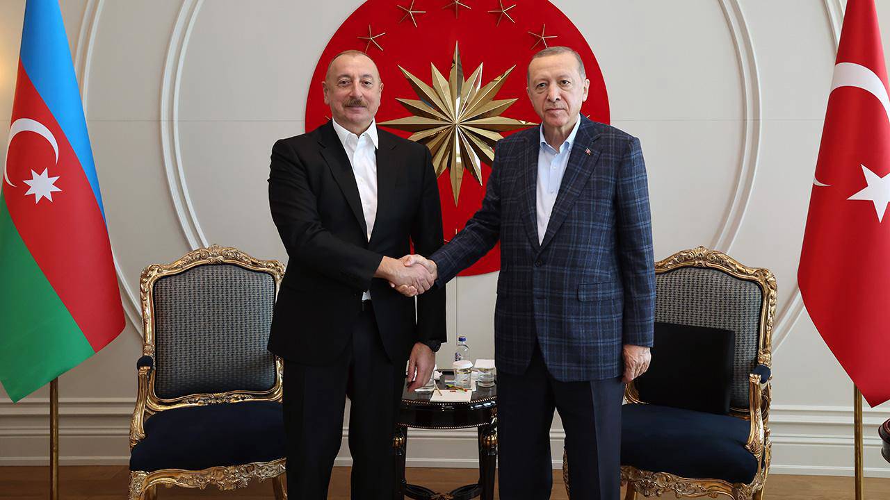 AKP'den Azerbaycan Açıklaması: "Erdoğan'ın Azerbaycan'a Olan Sevgisi Yürektendir"