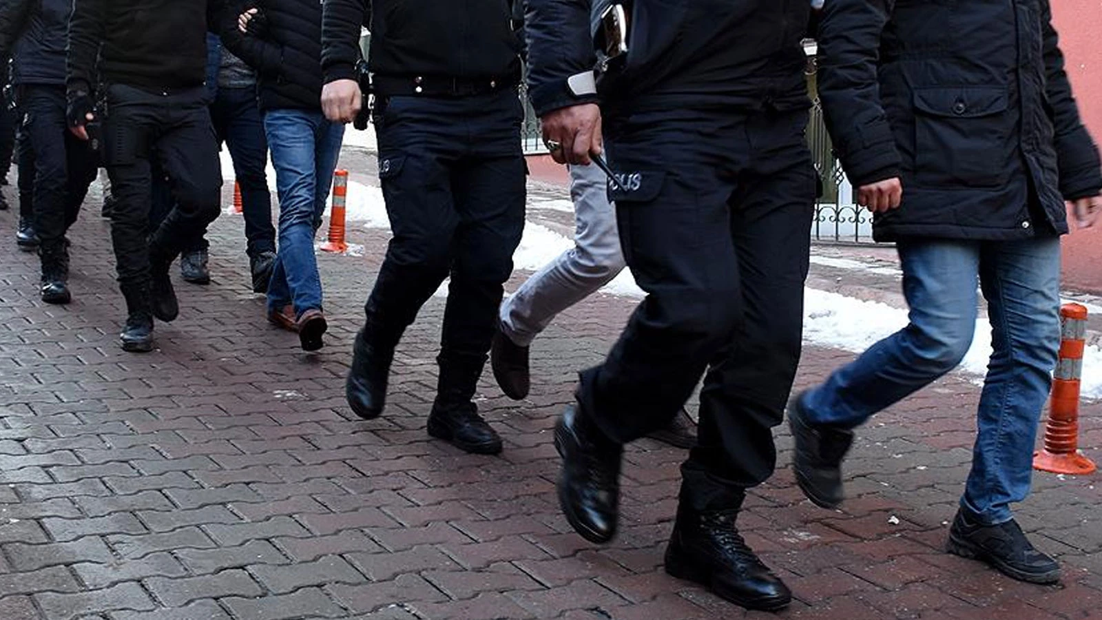 Bakan Yerlikaya duyurdu: 3 haftada 2 bin 311 şüpheli yakalandı