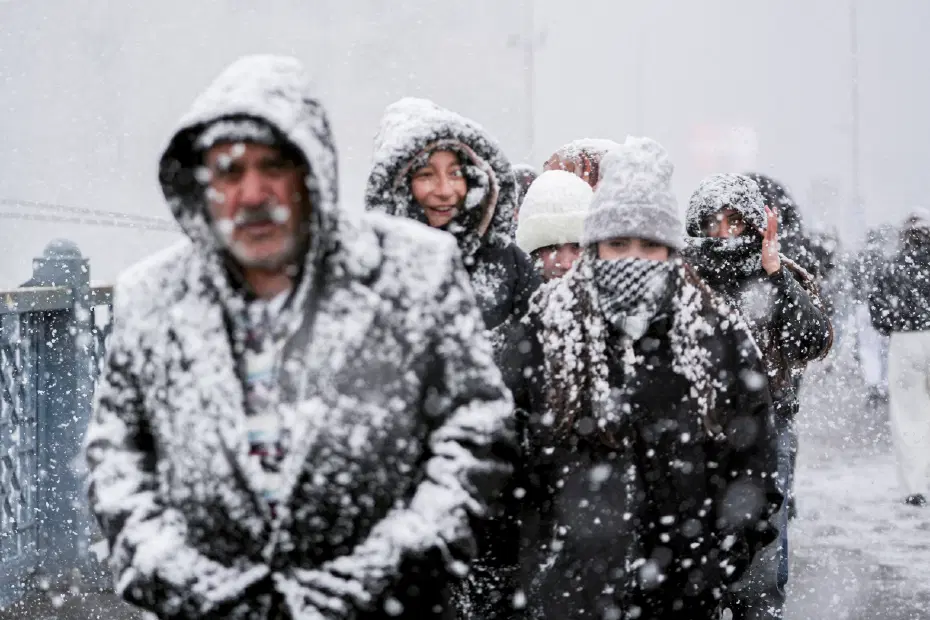 Sıcaklık 4 derece birden düşecek. Kar İstanbul'a dönüyor